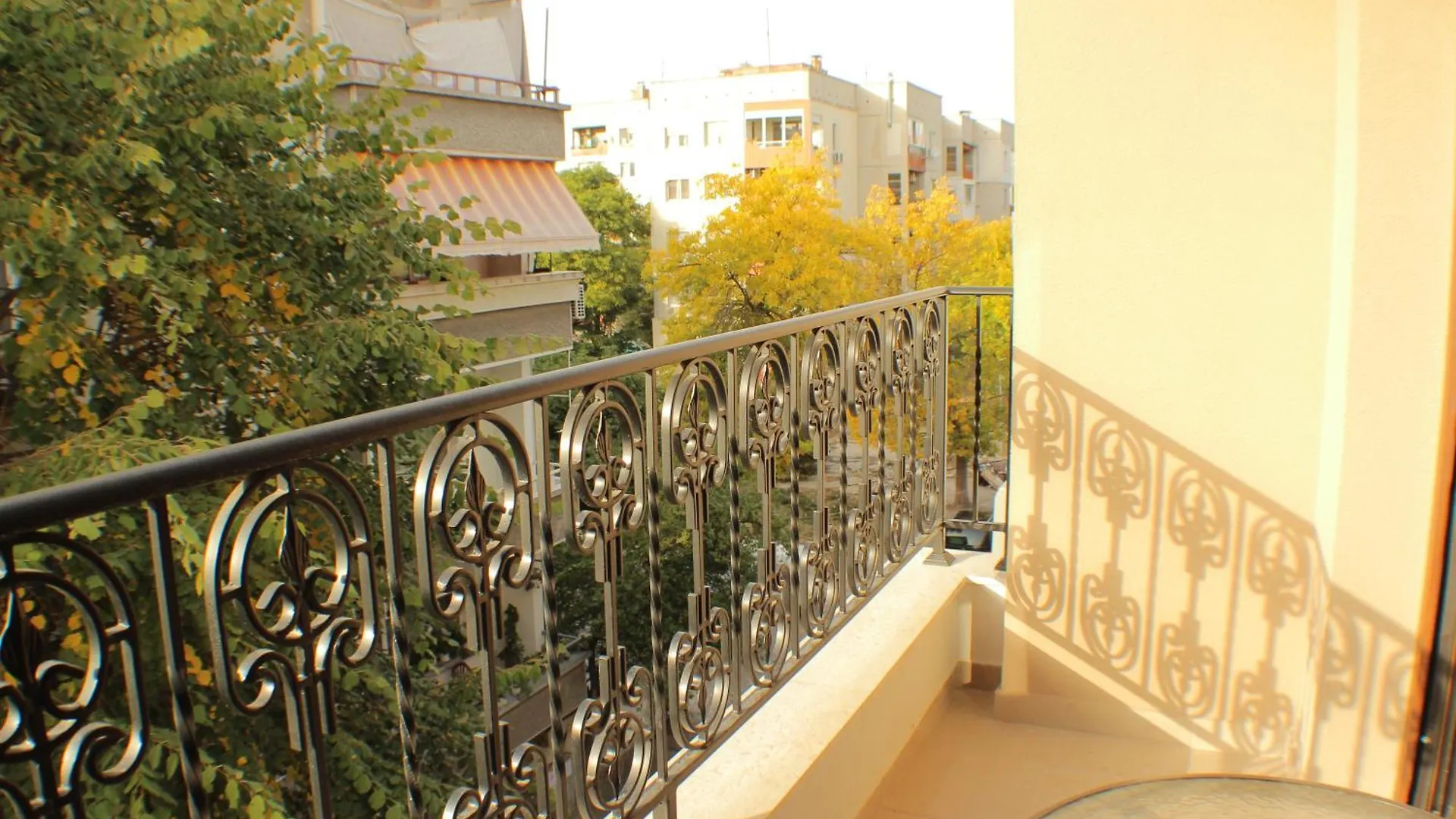 Beautiful Apartment Free Parking Garage 플로브디프 0*,